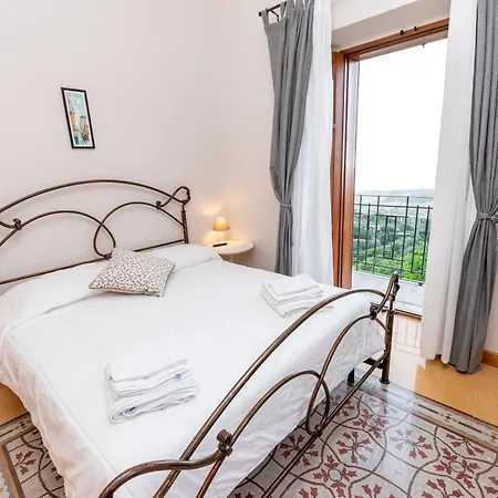 Tecla Farm stay