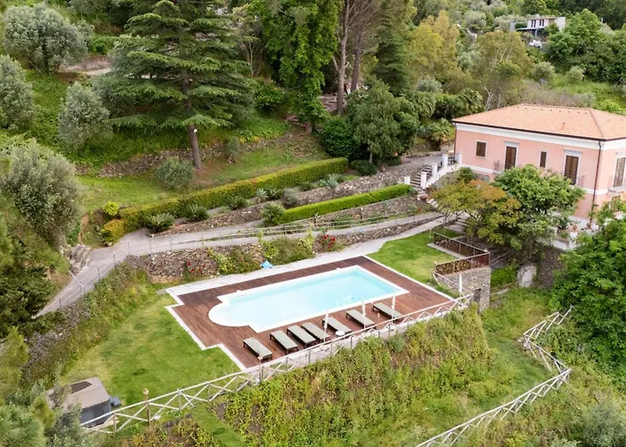 Tecla Capri Leone